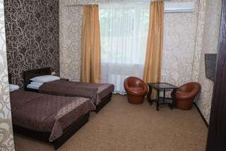 Гостиница Прилив Гурзуф Стандартный двухместный номер с 2 отдельными кроватями-6